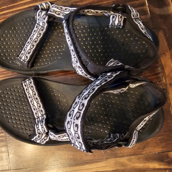 Teva Sandals 8 - Picture 3 of 4